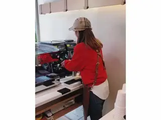 【I公式】2NE1 出身[DARA]は、1日バリスタに挑戦