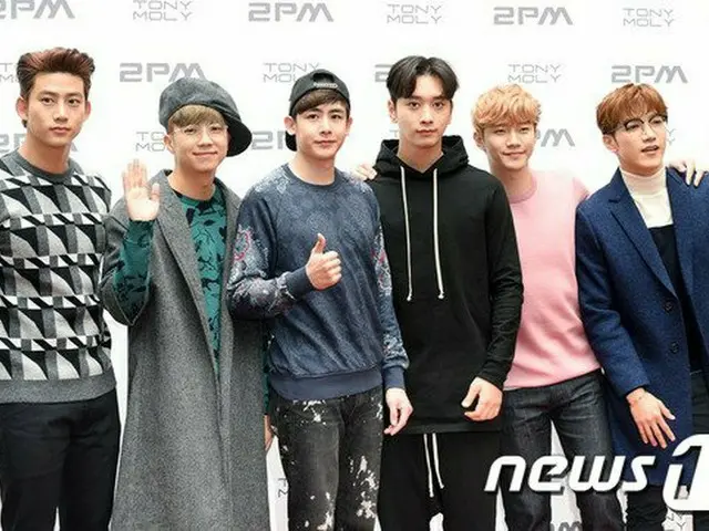 2PM、メンバー5人がJYPと再契約