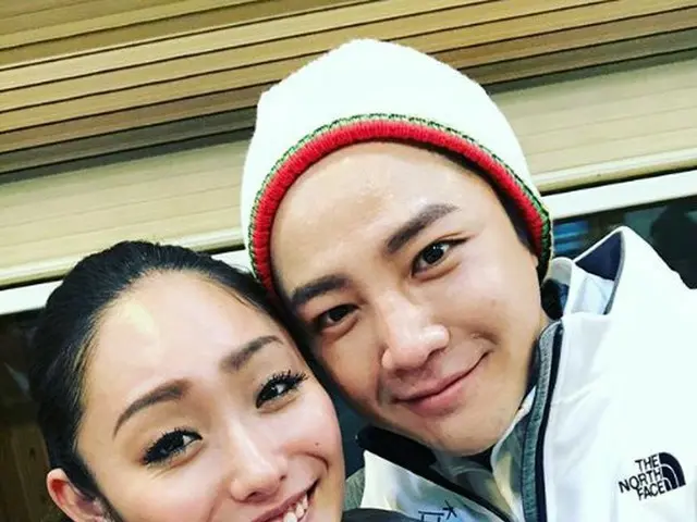 安藤美姫、俳優チャン・グンソク との記念写真を公開
