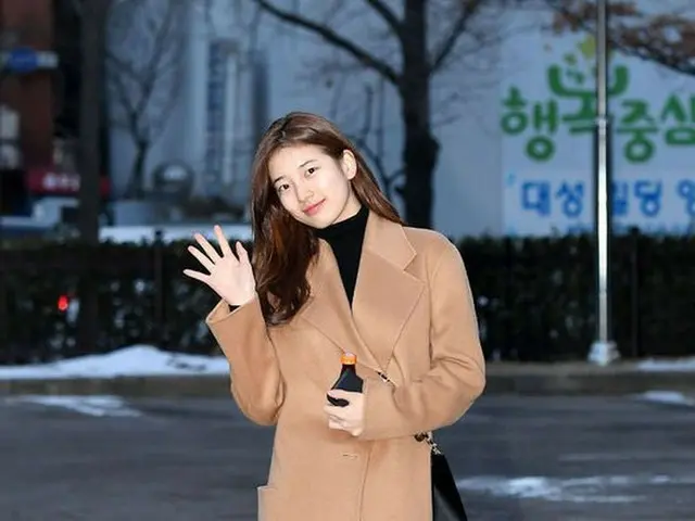 Miss A 出身Suzy、薄いメイクアップ？ 音楽放送「ミュージックバンク」出勤中。