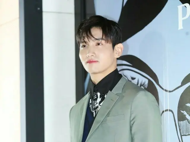 東方神起 チャンミン、高級ブランドのフォトイベントに出席