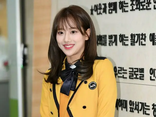 APRIL ナウン、ソウル公演芸術高等学校の卒業式に出席
