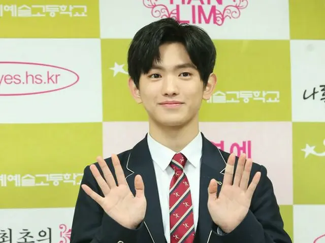 PRODUCE 101 シーズン2出身イ・ウィウン、ハンリム芸術高等学校の卒業式に出席
