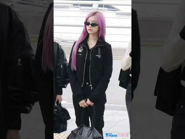 251125 BABYMONSTER_ _  PHARITA MAMA AWARDS 空港出発ファンカム by 스피넬 * 編集しないでください