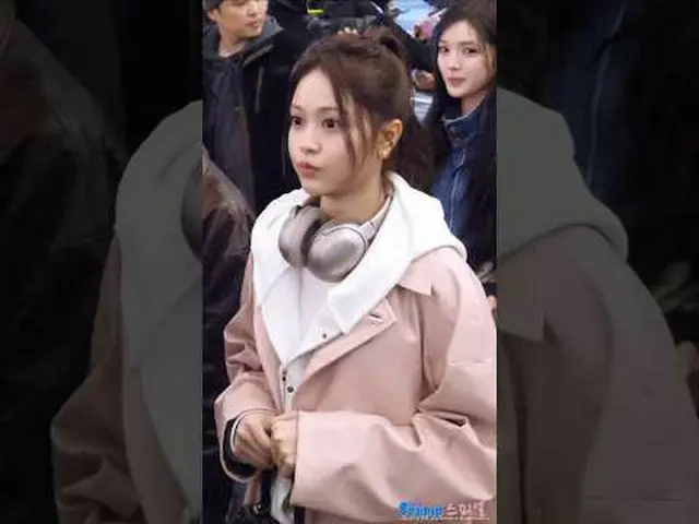 251125 Hearts2Hearts_ _  CARMEN MAMA アワード 空港出発ファンカム by 스피넬 * 編集しないでください