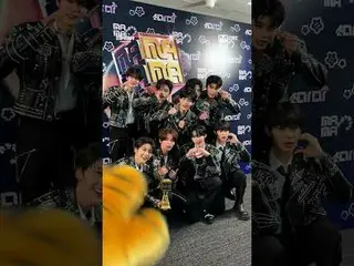 [#2025MAMA] タイガーがトロフィーを贈呈!🐱🏆 ZEROBASEONE_ _  (ZEROBASEONE_ _ )
小さな叫び声とともにミッション