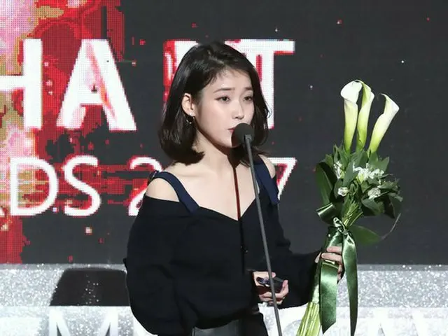 IU(アイユー)、デジタル音源部門ことしの歌手賞、ロングラン音源賞、作詞家賞を受賞