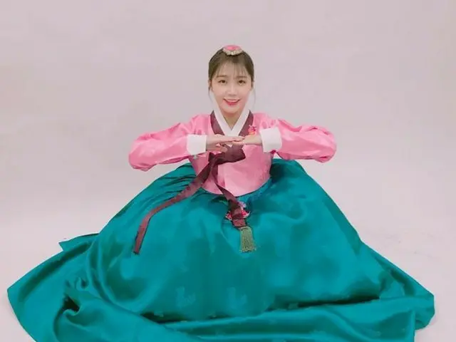 Apink チョン・ウンジ、韓服姿で旧正月の挨拶