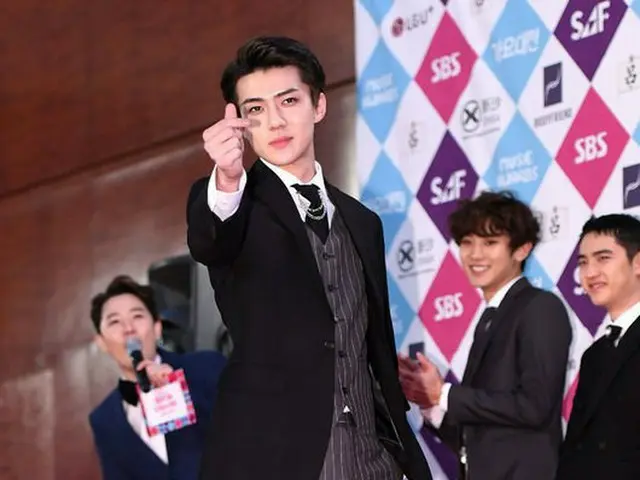 EXO XIUMINに続きSEHUNも、プレゼントは受け取らないと宣言