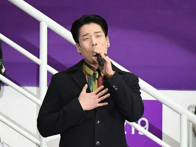 2AM チャンミン、平昌冬季五輪男子フィギュアスケート2組終了後に祝賀公演