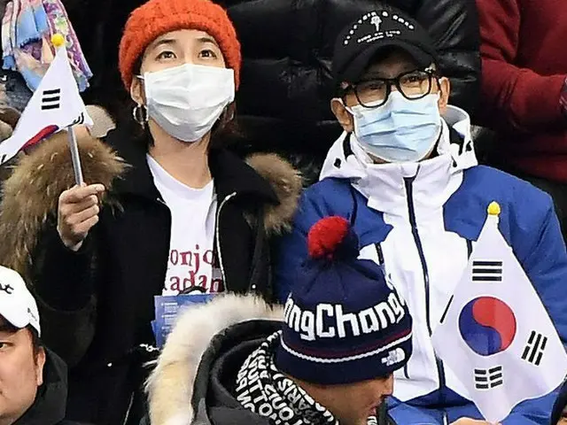 イ・ビョンホン ＆ イ・ミンジョン夫妻、2018平昌冬季五輪女子ショートトラック1000m準々決勝を観戦。