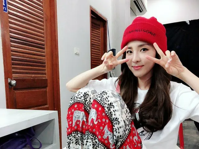 【I公式】2NE1 出身 DARA、仕事終わって喜ぶ。