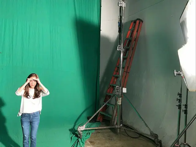 【I公式】2NE1 出身ダラ[DARA]、眩しい撮影現場。