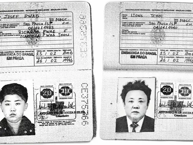 北朝鮮の金正恩(キム・ジョンウン)労働党委員長、故金正日(キム・ジョンイル)総書記