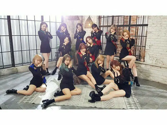 【i公式】宇宙少女 [WJSN]、完全体の集合写真。