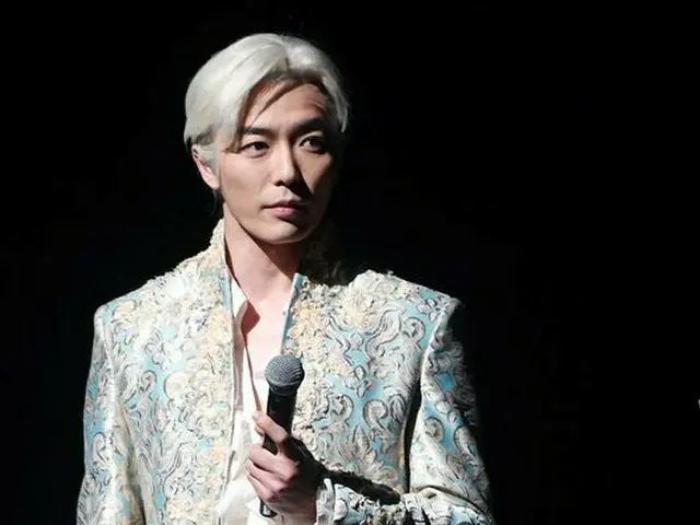 俳優キム・ジェウク、演劇「アマデウス」のプレスコールに出席