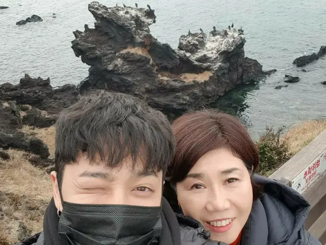 【I公式】Highlight ギグァン、お母さんと幸せな初めての済州島旅行での写真を公開～その2。