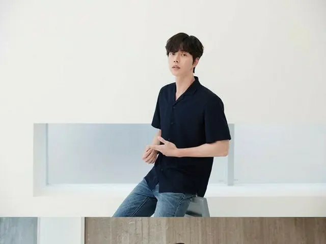 俳優パク・ヘジン、写真公開。