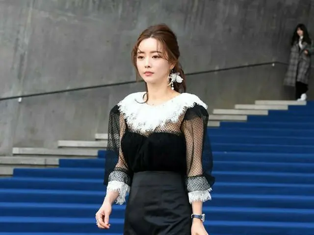 女優ホン・スア、22日午前ソウル・東大門DDPで「2018 F/W HERA SEOUL FASHION WEEK」に参加。