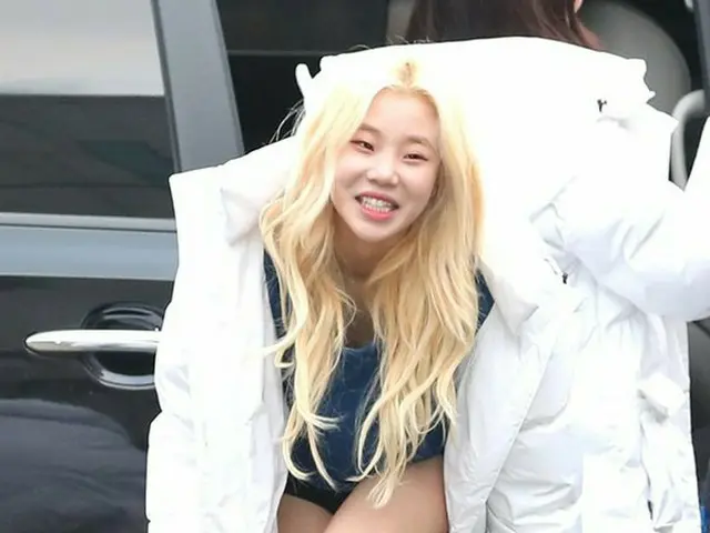 MOMOLAND、走って出勤中。