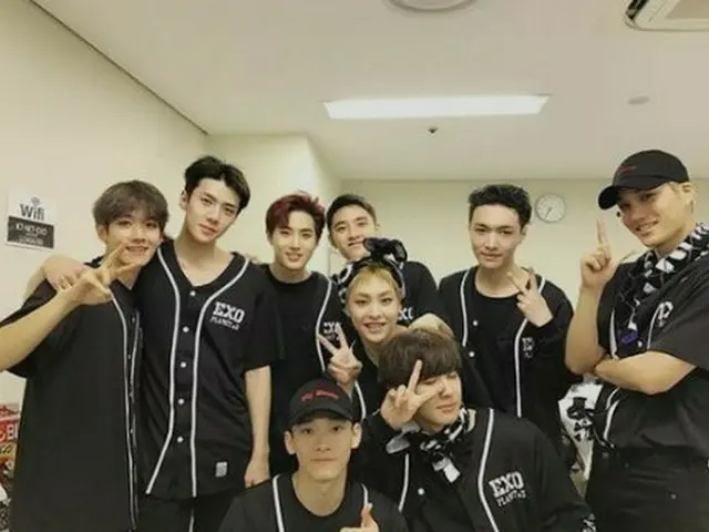 EXO レイ、「EXO6歳の誕生日」を祝う