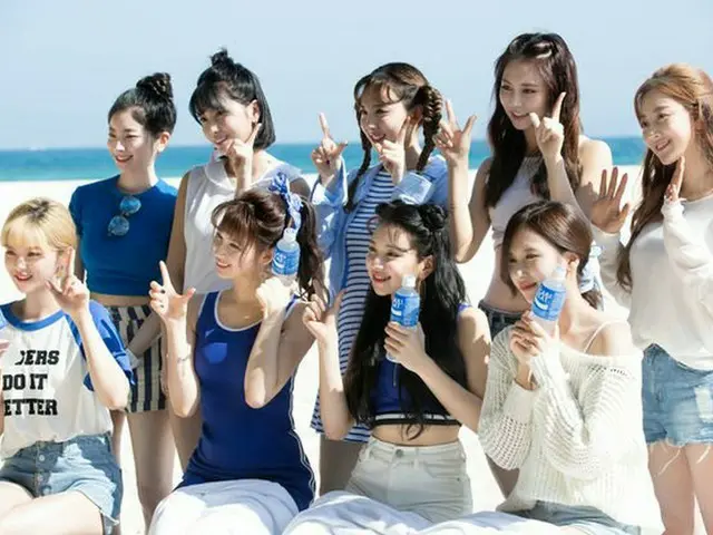 TWICE、画報公開