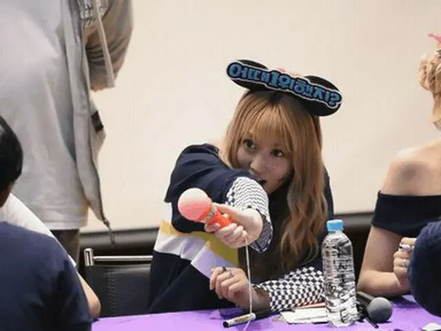 思わずファンを攻撃してしまったTWICE モモ
