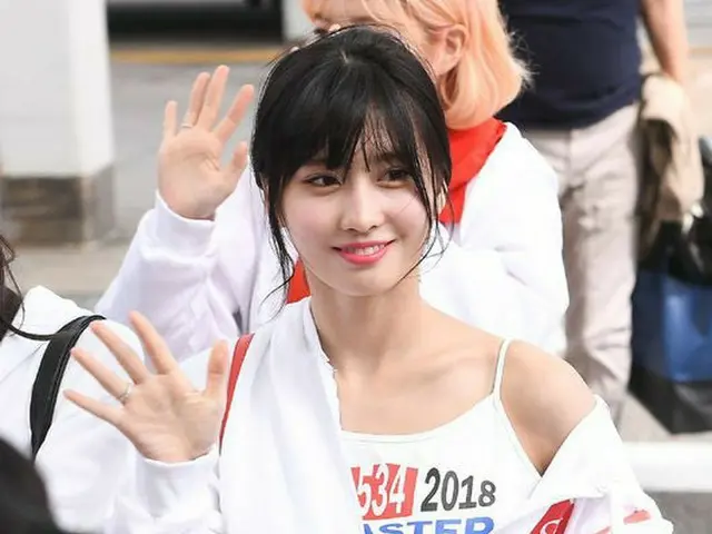 TWICE モモ、出国中