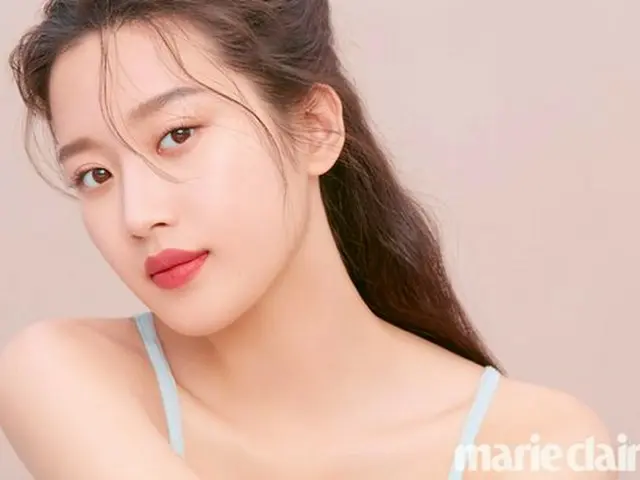 女優ムン・ガヨン、画報公開。