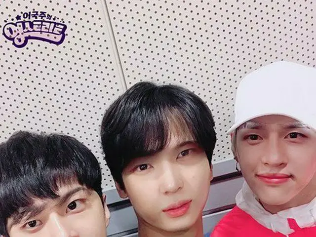VIXX ケン、エン、レオ、顔の交換中