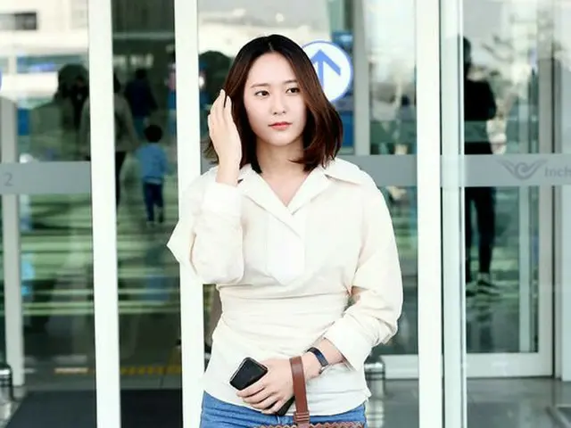 f(x) クリスタル、海外日程のため出国。