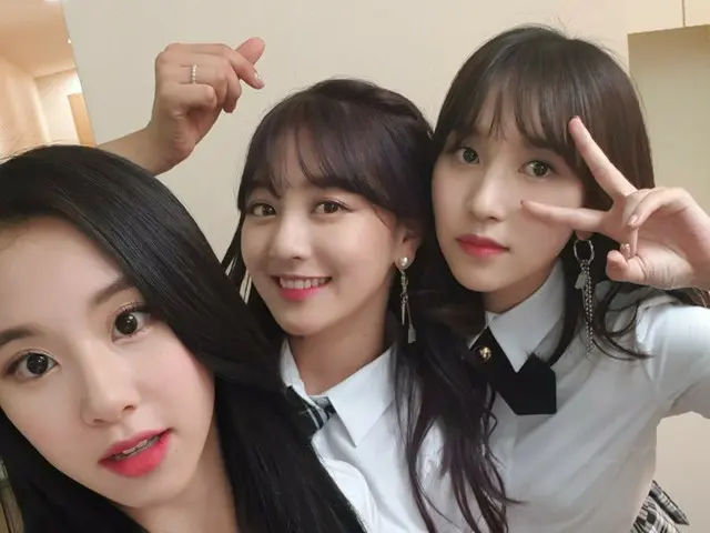 TWICE、本日の音楽放送「M COUNTDOWN」待機中