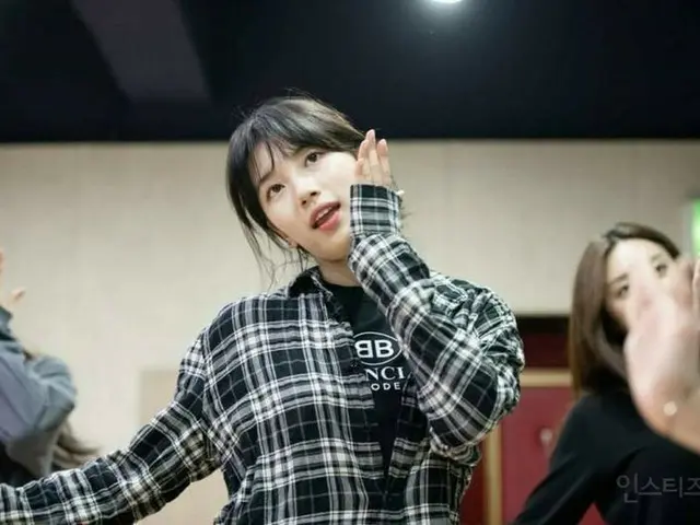 Miss A 出身スジ、ファンミで披露するため、事務所後輩TWICEの「Heart Shaker」練習中～その2。