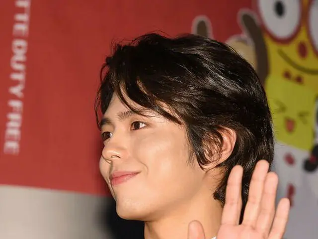 俳優パク・ボゴム、レッドカーペット行事中。