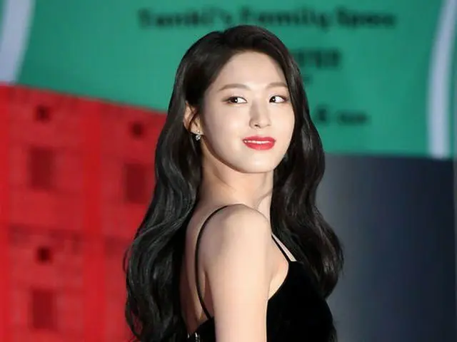 AOA ソリョン、レッドカーペット行事中