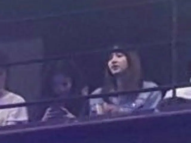 BLACKPINK ジェニ、リサがデュア・リパのコンサートで目撃