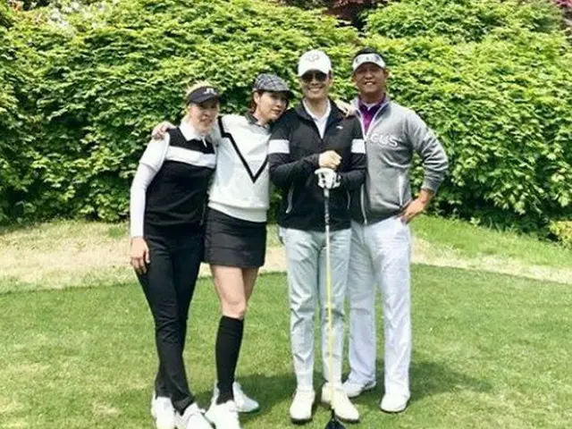 俳優イ・ビョンホン ＆ イ・ミンジョン 夫妻がゴルフデート