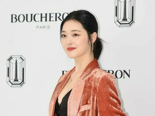 ソルリ、BOUCHERON(ブシュロン)のフォトコールイベントに出席