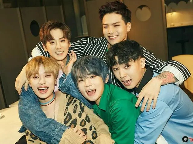 TEENTOP のニューアルバム「SEOUL NIGHT」、Gaonアルバム総合チャートで1位獲得