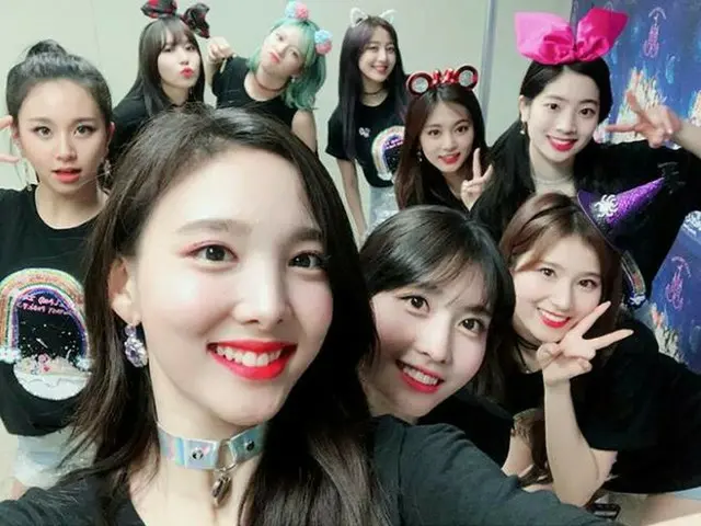 TWICE、公式SNS更新