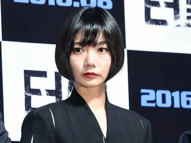 女優ペ・ドゥナ - 俳優ソン・ソクグに熱愛説も、双方が否定