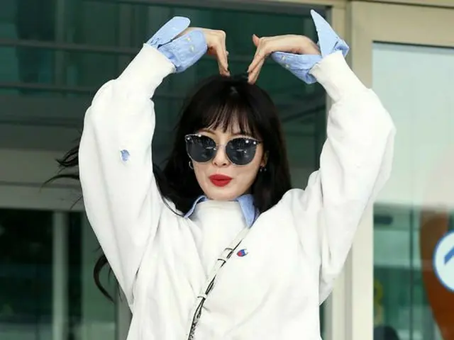 ヒョナ、写真撮影のため香港へ