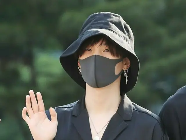 防弾少年団 SUGA、出勤中