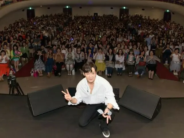 俳優チェ・ジンヒョク、日本で約2000人のファンとファンミーティングを開催し、成功裏に終了