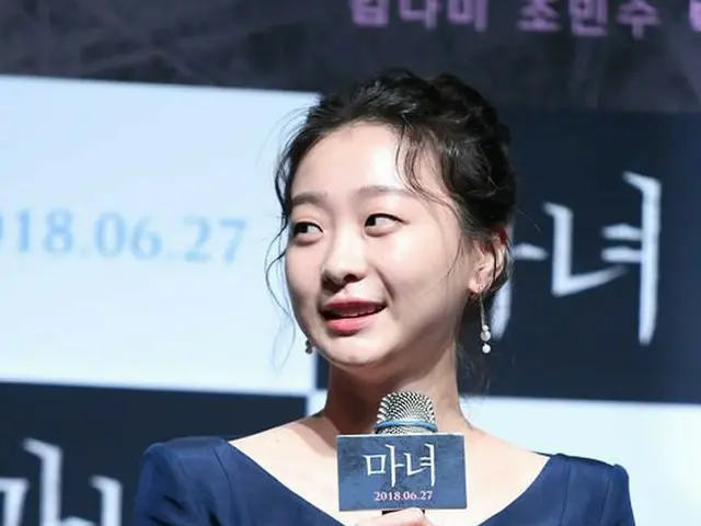 俳優チェ・ウシク、パク・ヒスン、女優チョ・ミンス、キム・ダミなどが映画「魔女」制作報告会に参加中