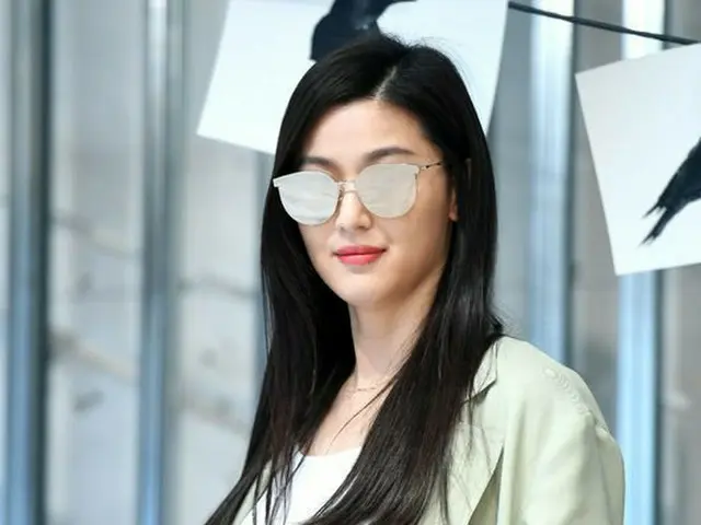 女優チョン・ジヒョン、GENTLE MONSTERのローンチイベントに出席