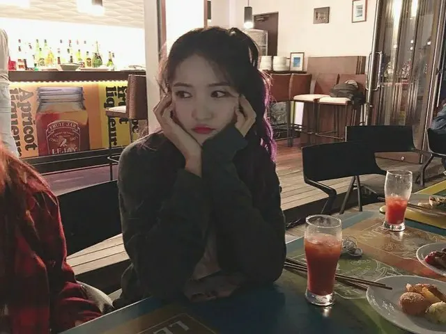 【g公式】GFRIEND、写真公開。