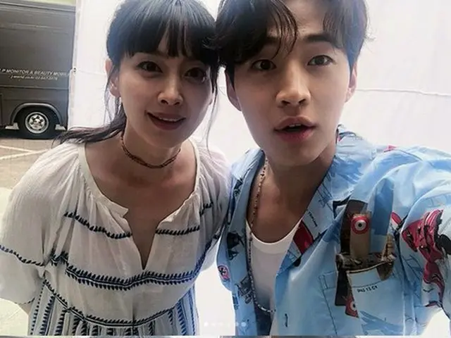 SUPER JUNIOR M ヘンリー、女優イ・ナヨン とのツーショット写真を公開。