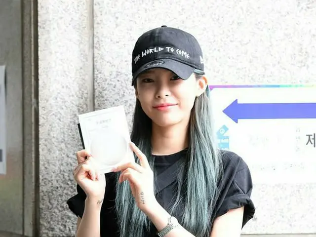 歌手Heize、韓国統一地方選挙の投票完了。