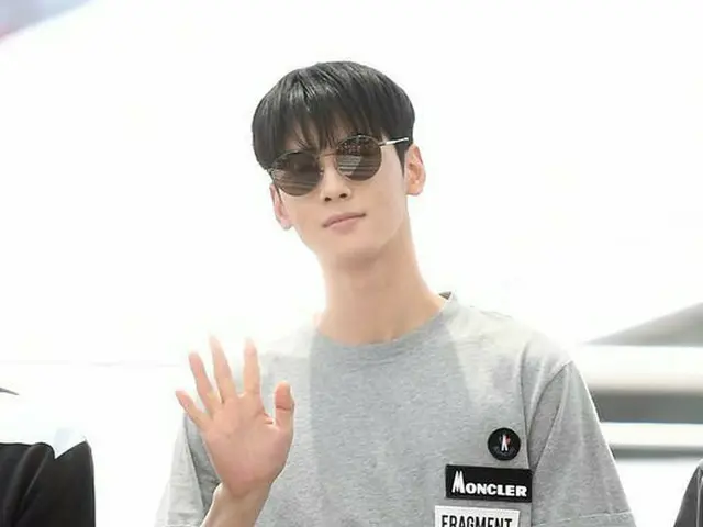 ASTRO チャ・ウヌ、カザフスタンに出国